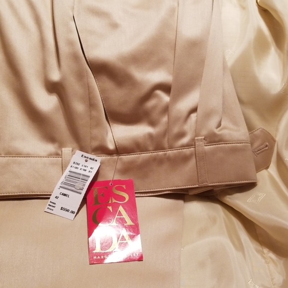 suit - Picture 3 of 4